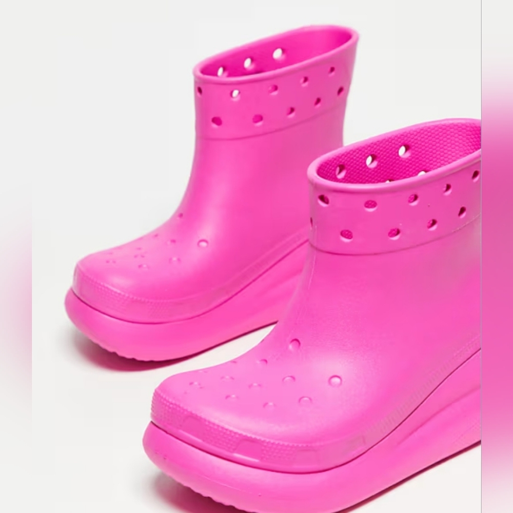 Size 6 - CROCS Crush Rain Boots In Pink